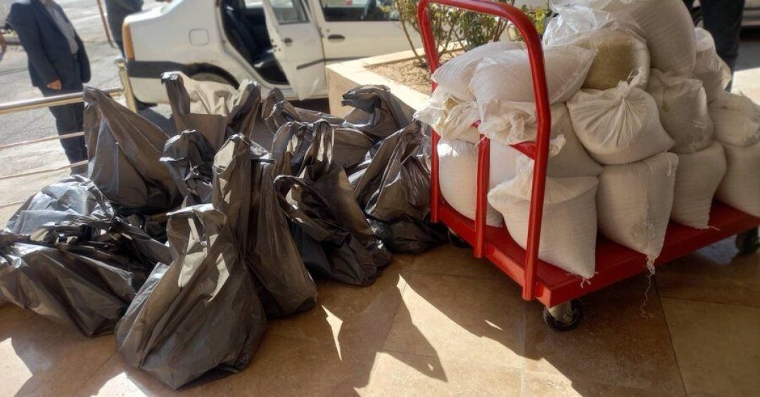 توزیع ۲۰ بسته معیشتی بین خانوادههای زندانیان نیازمند