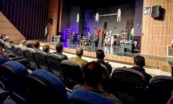 بازدید فرماندار شهرستان قدس از نمایش «مغازه سرنوشت»