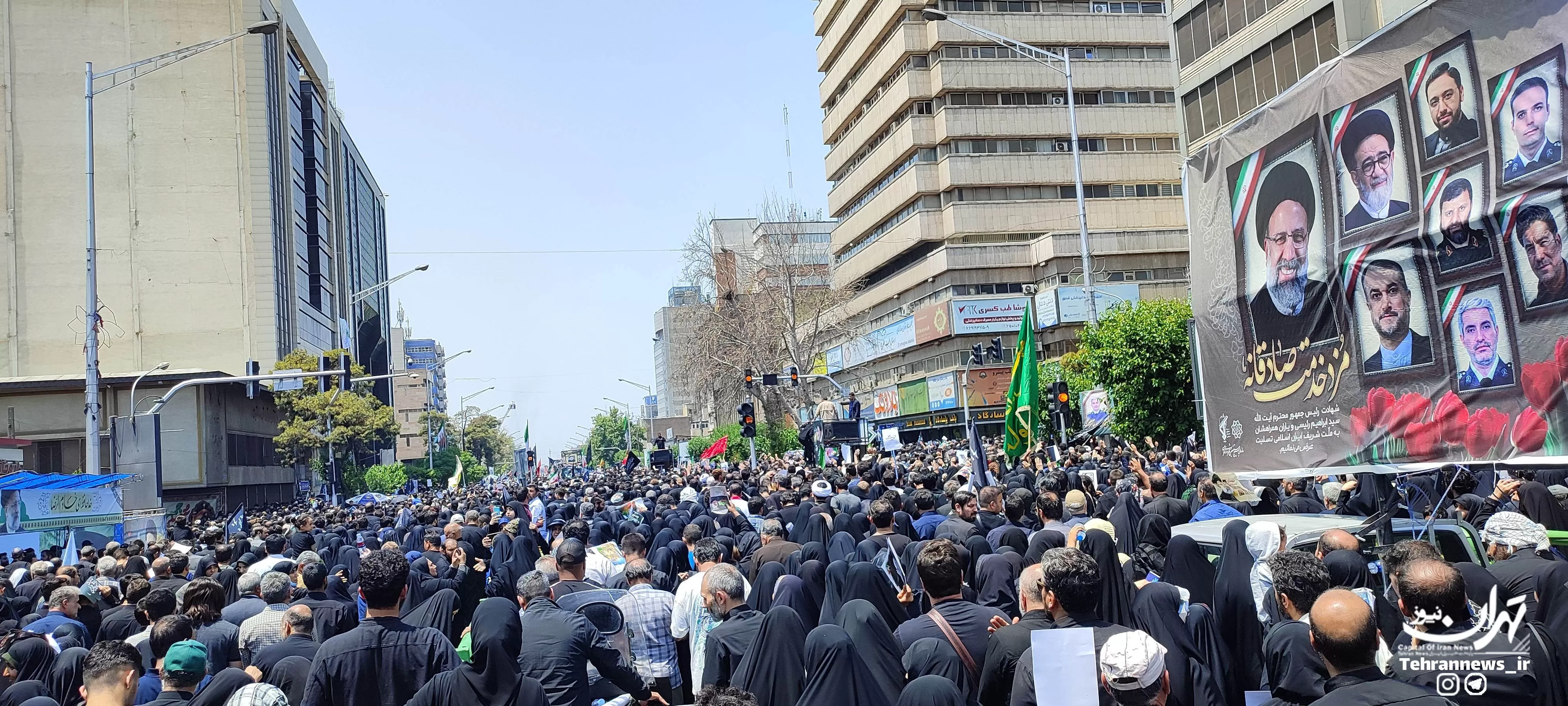 سیل حضور بانوان ایرانی در بدرقه شهدای خدمت